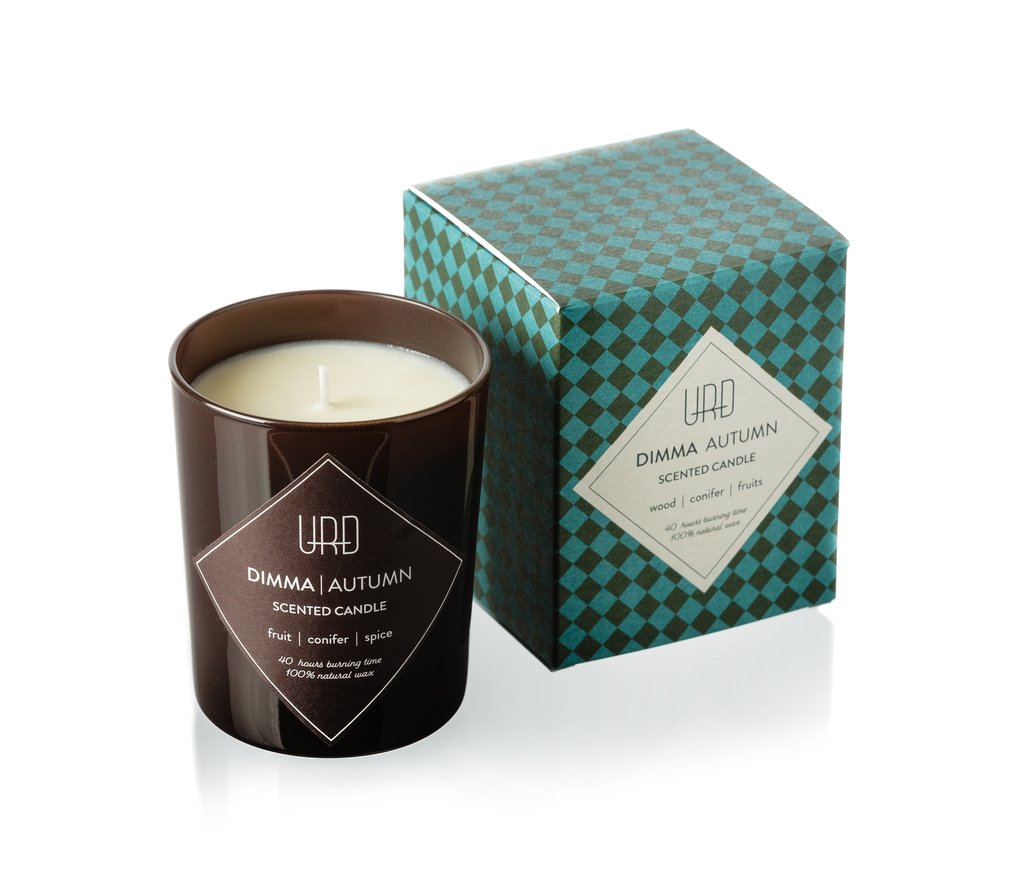 Scented candle - Autumn, Dimma's refreshing scent is a combination of fruit, rich spices and conifer.