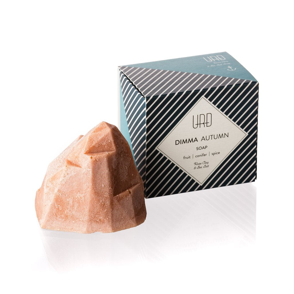 DIMMA autumn soap is handmade. The soap is made from sea salt which gently exfoliates the skin and natural oils which leave the skin feeling soft and nourished.