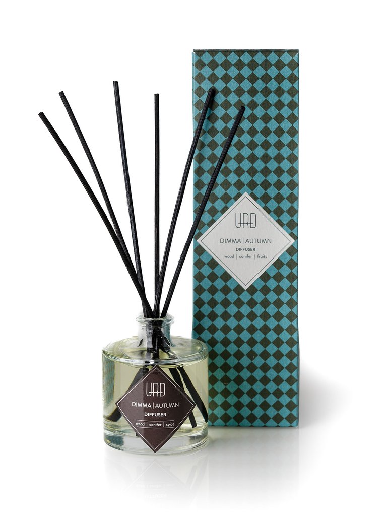 URÐ's delicate autumn diffuser will infuse your home with refreshing scent blend of wood, conifer and spicy notes, reminding you of Icelandic autumn.