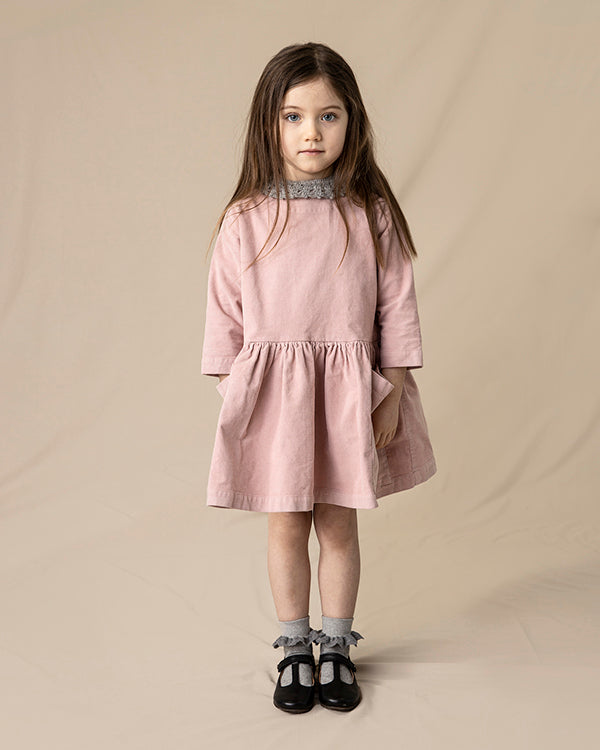 Pocket dress in pink, made from organic cotton. Icelandic design. 