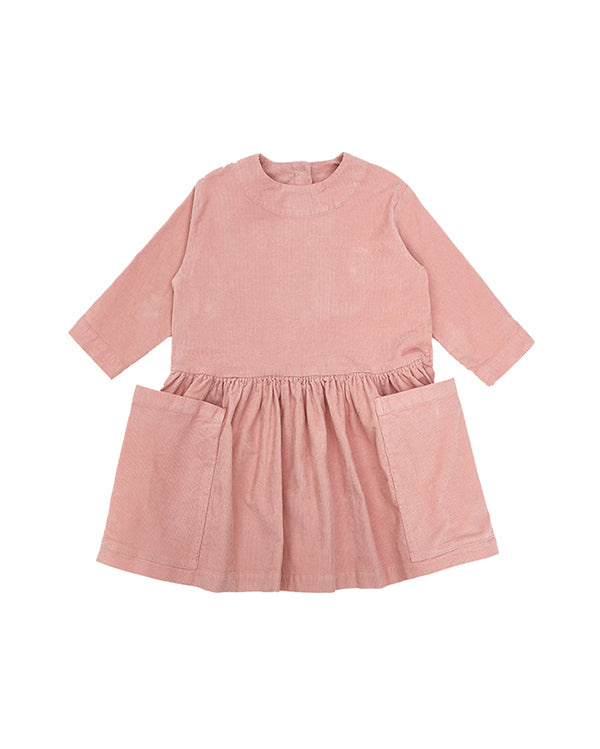Pocket dress in pink, front side. Made from organic cotton. Icelandic design.
